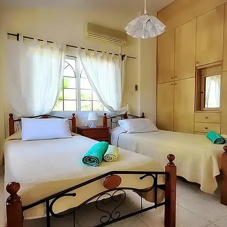 Villa Mediterranean Style *
